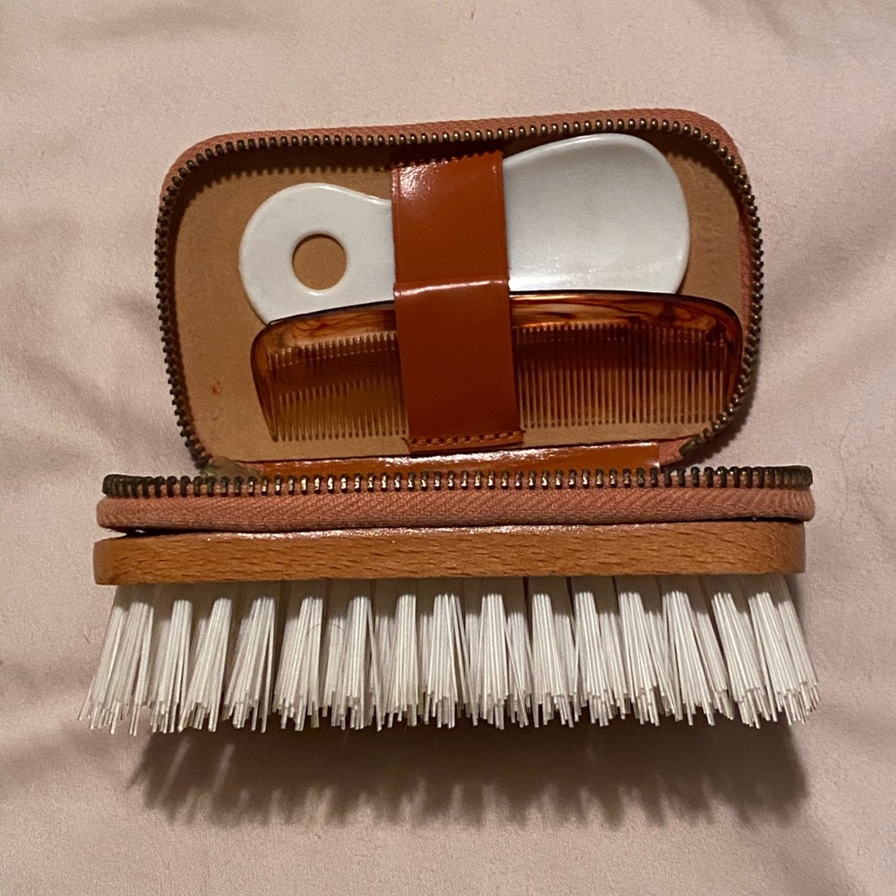 Vintage leather shoe brush with zippered top with comb and shoe horn